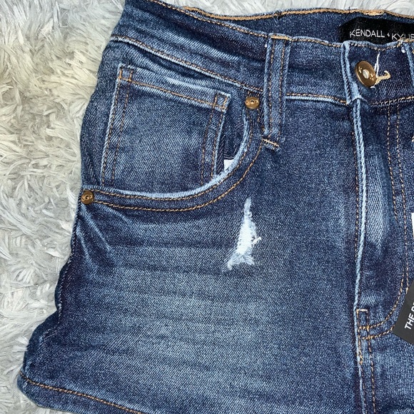 Kendall + Kylie jean shorts - Picture 3 of 5